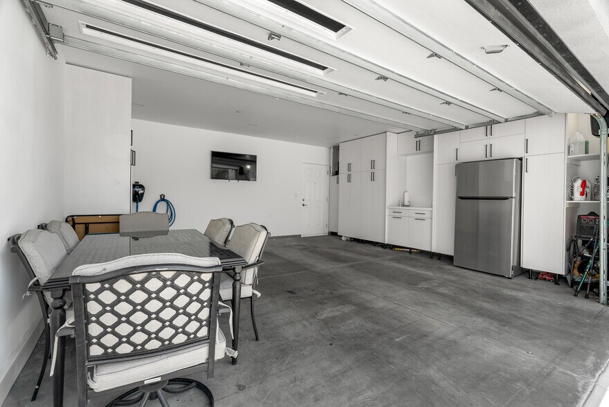 More Photos Of 3419 Montrose Ave, La Crescenta Multifamily For Sale
