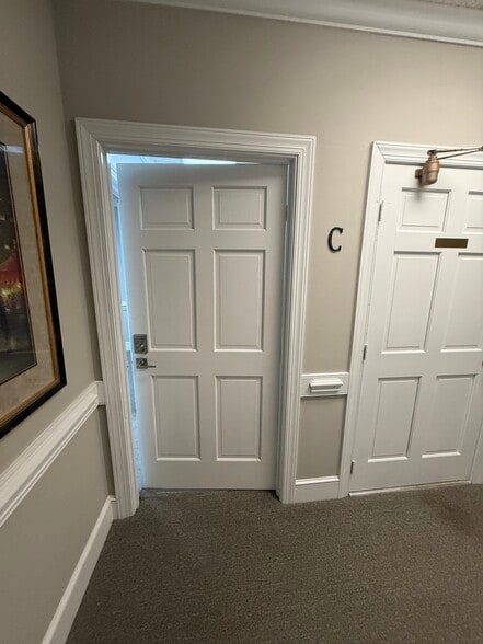 More Photos Of 2605 W Roosevelt Blvd, Monroe Loft Creative Space For Lease