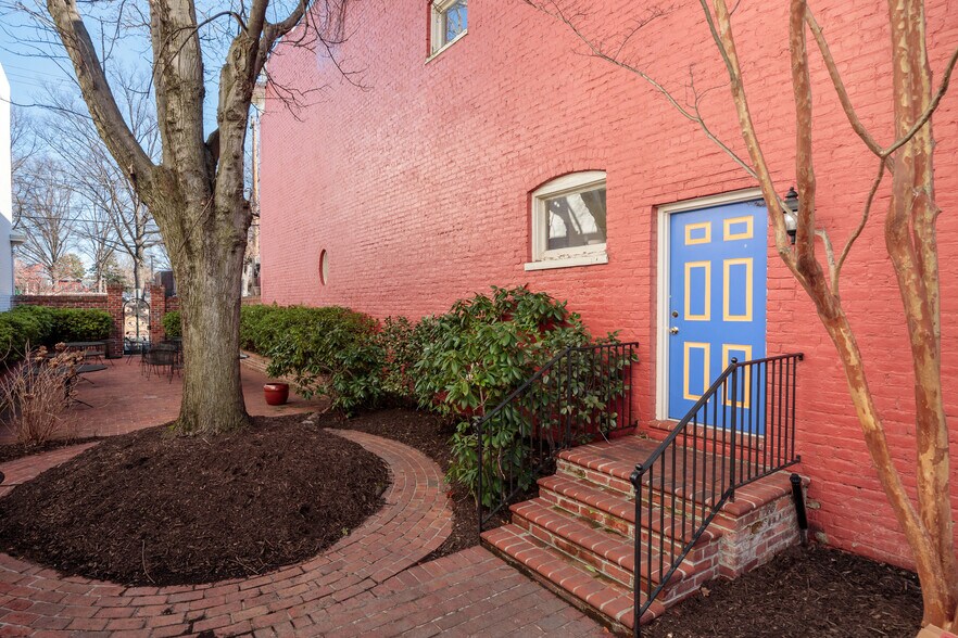 More Photos Of 1431 W Main St, Richmond Office For Lease