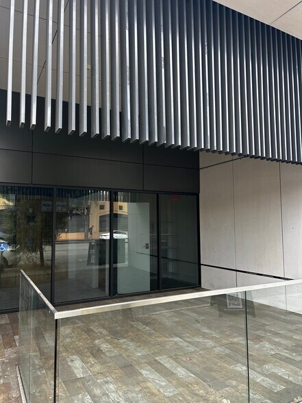 More Photos Of 8016 W 3rd St, Los Angeles Restaurant For Lease