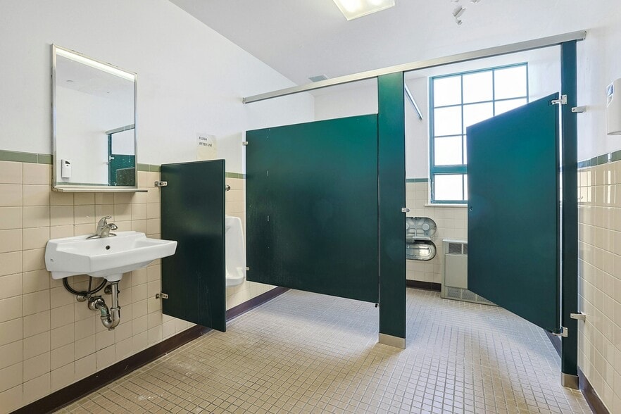 More Photos Of 31 W Broad St, Haverstraw Office For Lease