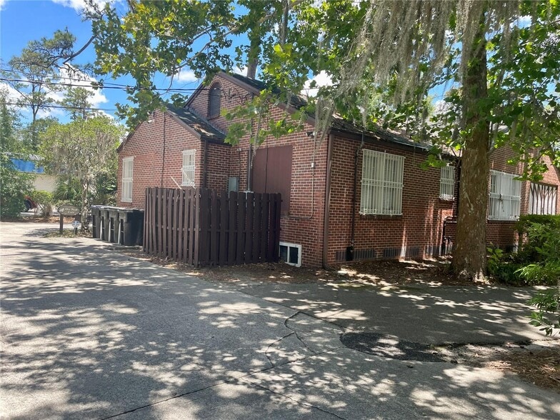More Photos Of 914 NW 13th St, Gainesville Medical For Sale