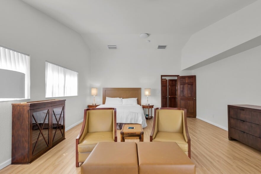 More Photos Of 97340-97360 Overseas Hwy, Key Largo Hotel For Sale