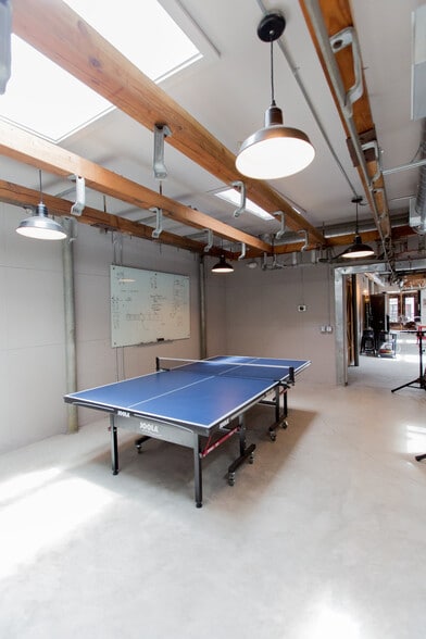 More Photos Of 156 Gilbert St, San Francisco Warehouse For Lease