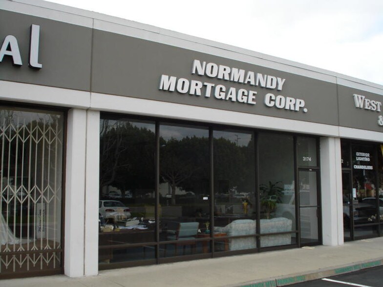 More Photos Of 3170-3198 E La Palma Ave, Anaheim Showroom For Lease