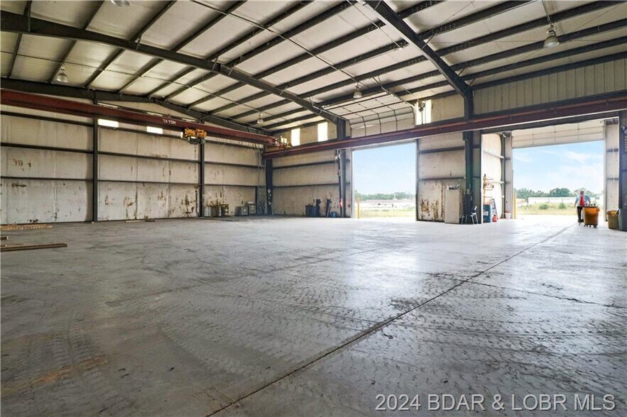 More Photos Of 744 Keystone Industrial Park dr, Camdenton Warehouse For Lease