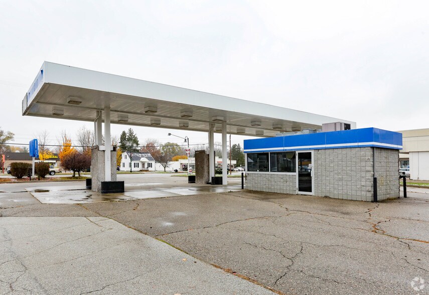 More Photos Of 7000 Gratiot Rd, Saginaw Service Station For Sale