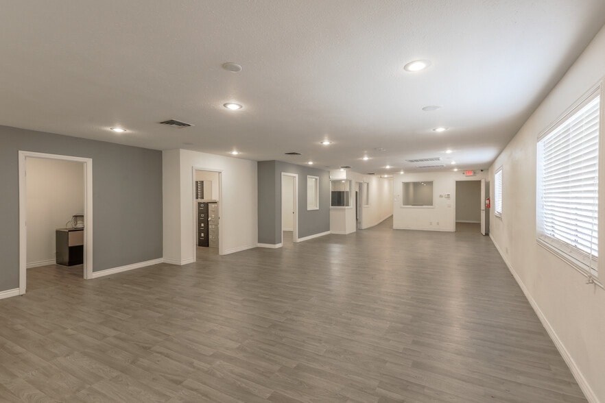 More Photos Of 703 S 10th St, Las Vegas Medical For Sale