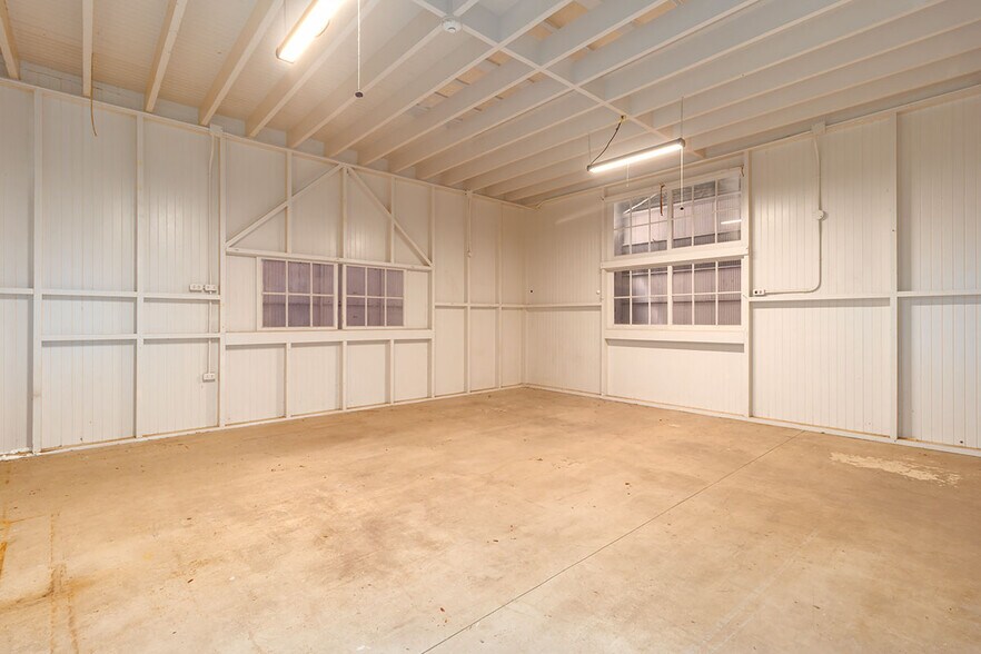More Photos Of 138 Kamehameha Ave, Hilo Storefront For Sale