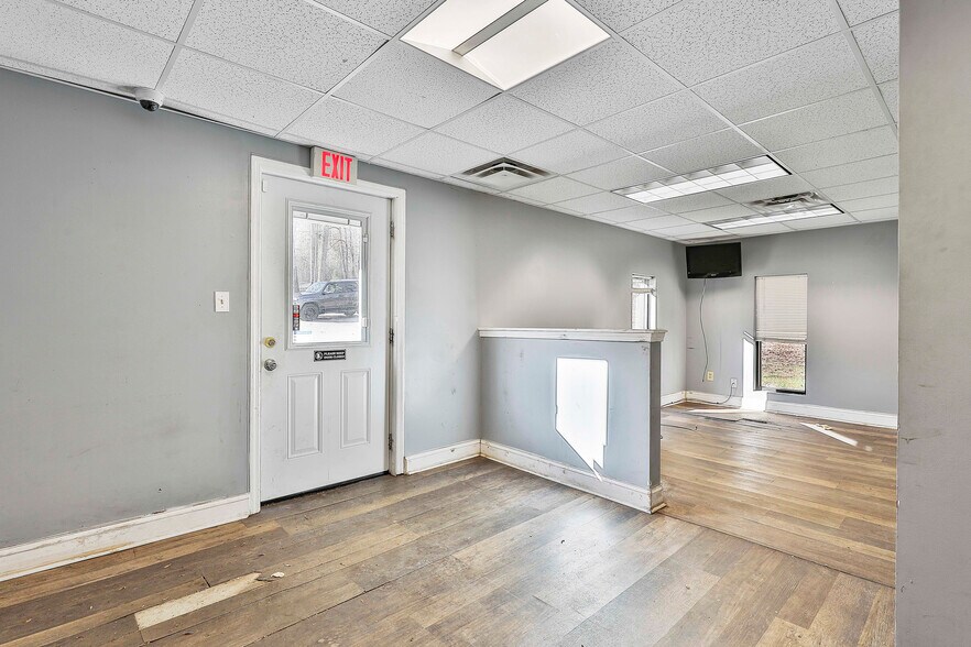 More Photos Of 243 Senoia Rd, Peachtree City Unknown For Lease