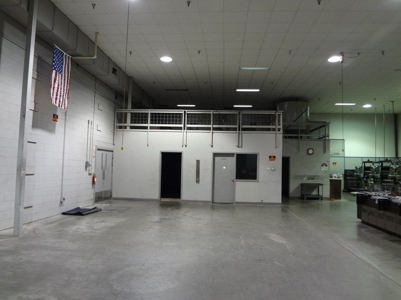 More Photos Of 222 W 6th St, Junction City Office For Sale