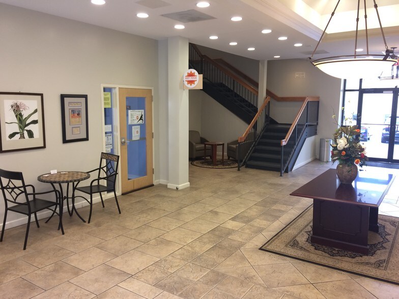 More Photos Of 90 N Main St, Harrisonburg Office For Sale