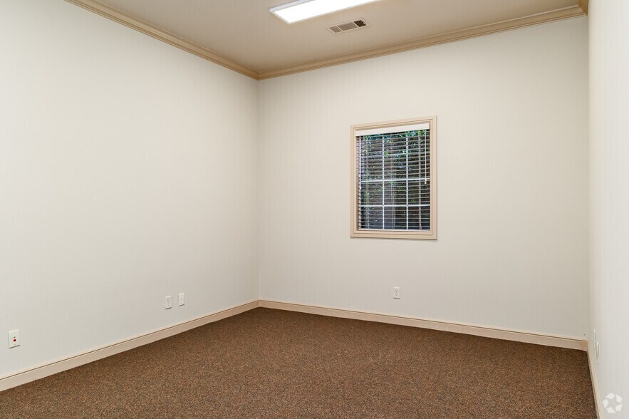 More Photos Of 558 Silicon Dr, Southlake Unknown For Lease