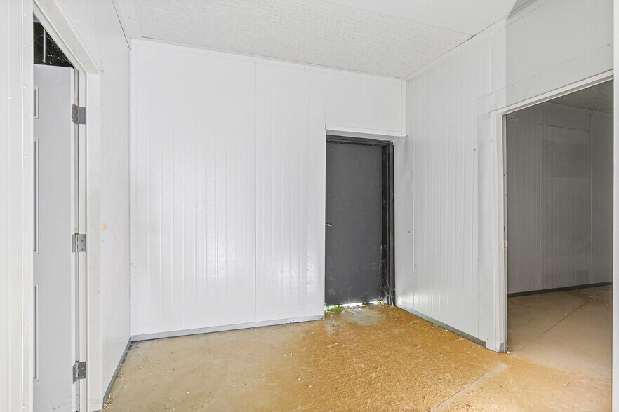 More Photos Of 22245 Mitchell Blvd, California City Industrial For Lease