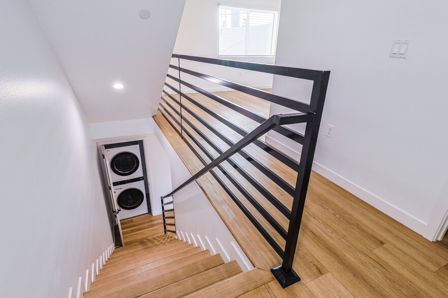 More Photos Of 1414 S Orange Dr, Los Angeles Apartments For Sale