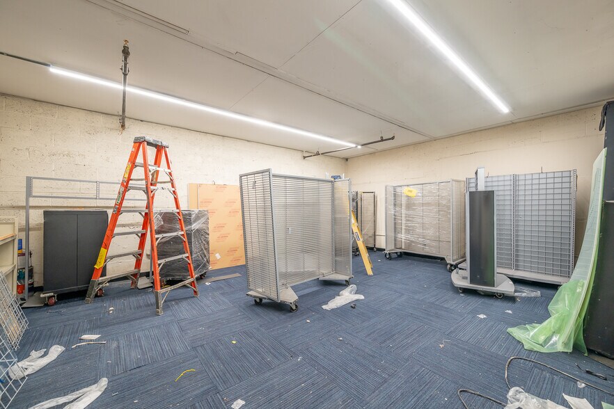 More Photos Of 4829 31st Pl, Long Island City Warehouse For Lease