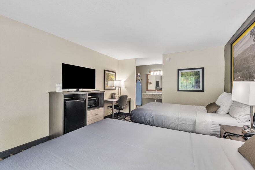 More Photos Of 2402 S Sterling St, Morganton Hotel For Sale