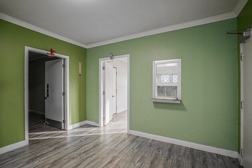 More Photos Of 1664 S Western Ave, Los Angeles Auto Dealership For Sale