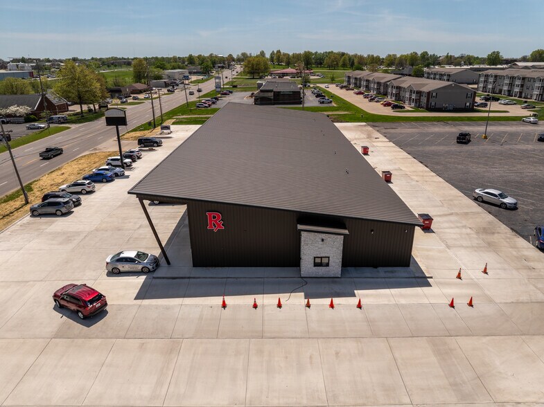 More Photos Of 1020 Thompson Blvd, Sedalia Storefront Retail Office For Lease