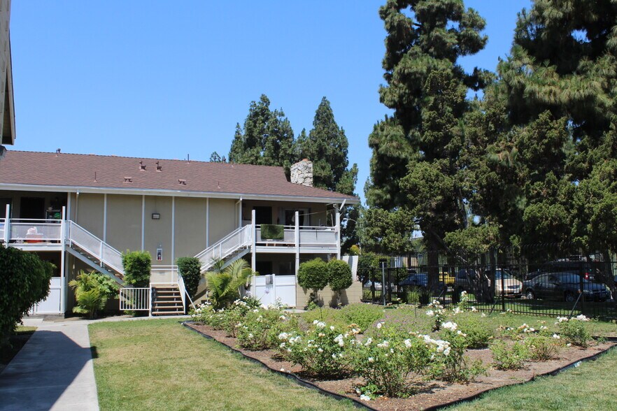 More Photos Of 202-232 E Clifton Ave, Anaheim Apartments For Sale