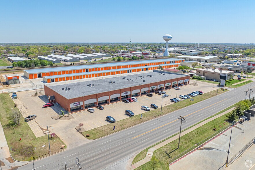 More Photos Of 1700-1704 S Broadway St, Moore General Retail For Lease