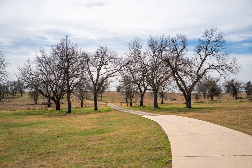 More Photos Of 9424 Hackberry Rd, Holland Land For Sale