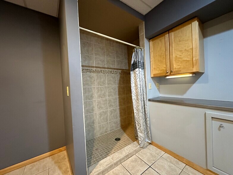 More Photos Of 4 S Linn St, Iowa City Office For Lease