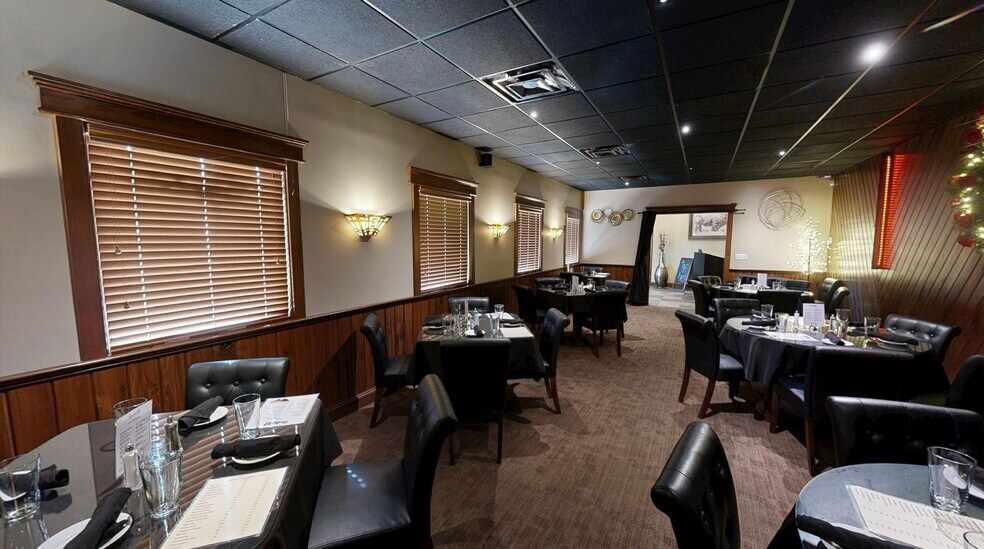 More Photos Of 1509 3rd Ave, Huntington Specialty For Sale