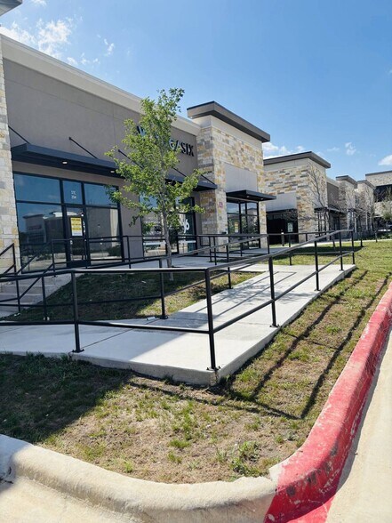 More Photos Of 15102 Ronald Reagan Blvd, Leander General Retail For Lease