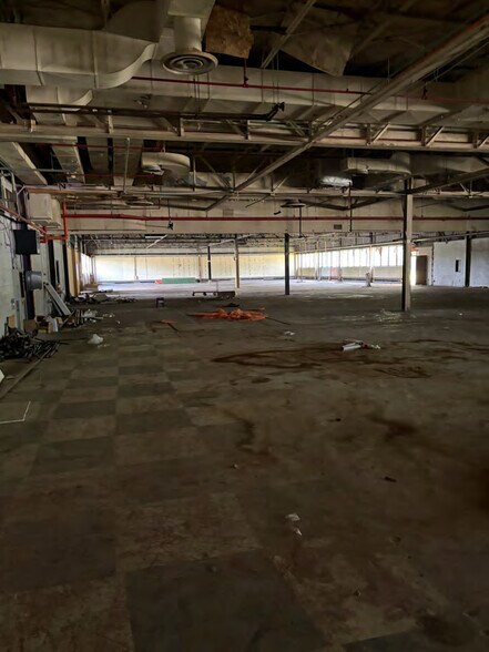 More Photos Of 850 Ladd Rd, Walled Lake Warehouse For Sale