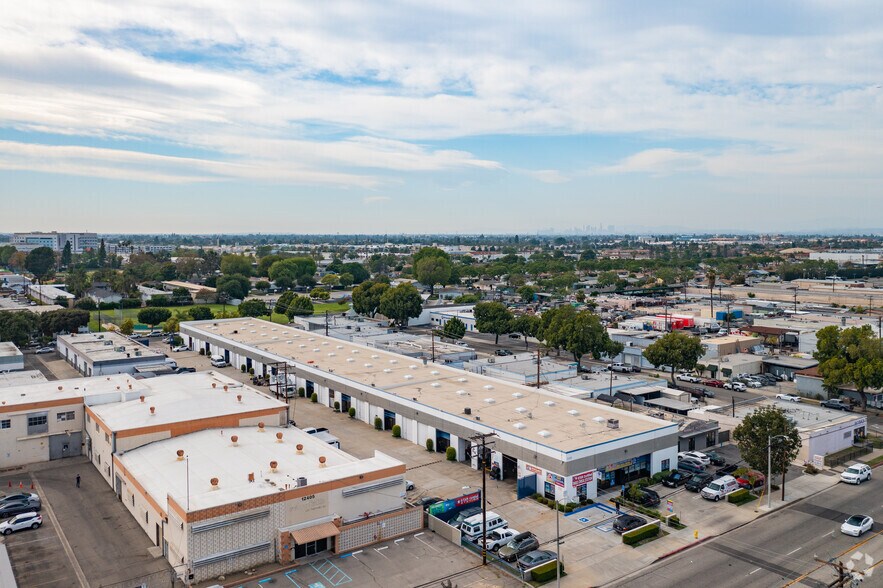 More Photos Of 12401 Woodruff Ave, Downey Warehouse For Lease