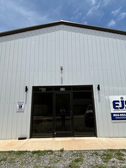 More Photos Of 410 Long Ave, Greenwood Light Distribution For Lease