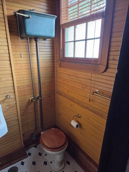 More Photos Of 815-817 Rosedale Dr, New Orleans Office For Sale