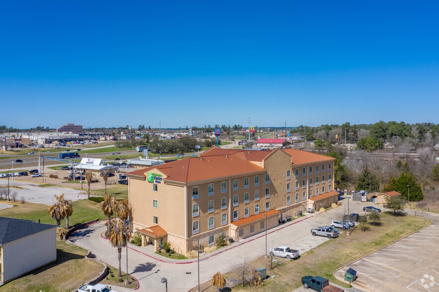 More Photos Of 148 Interstate 45, Huntsville Hotel For Sale