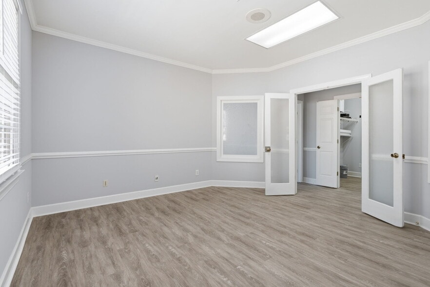 More Photos Of 2854 Johnson Ferry Rd, Marietta Office For Sale