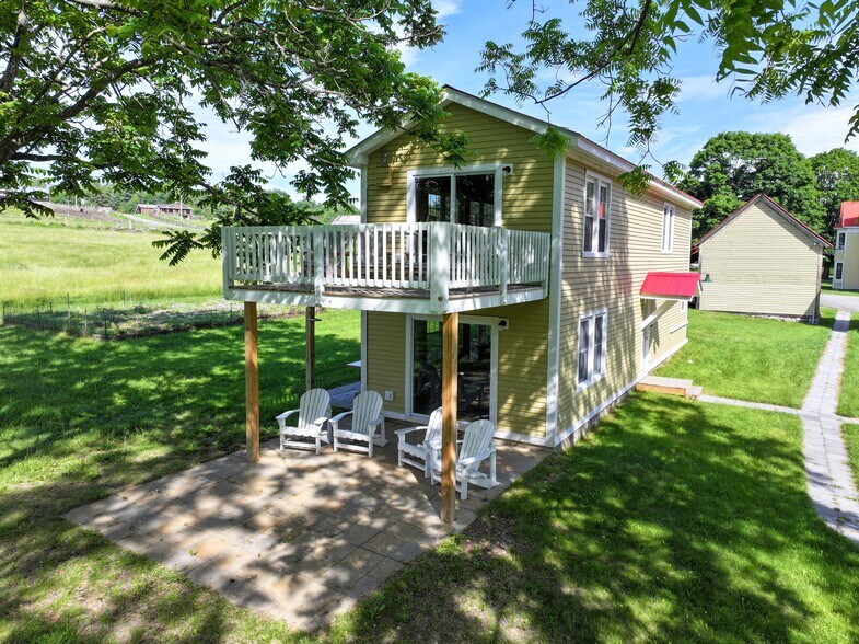 More Photos Of 284 Edgemont Rd, Moriah Hospitality For Sale