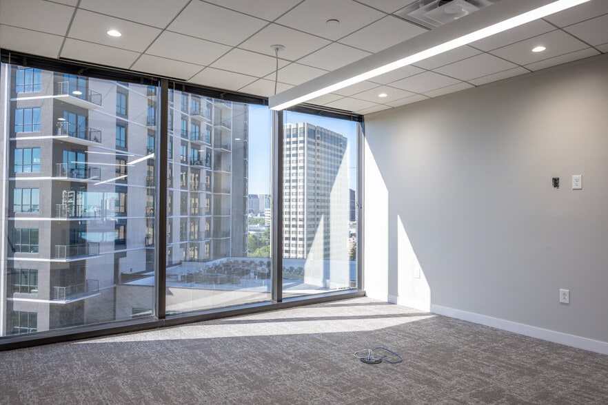 More Photos Of 3232 McKinney Ave, Dallas Office For Lease