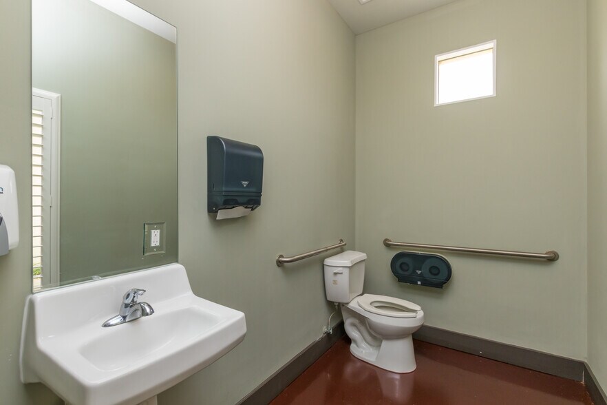 More Photos Of 100 S Greentree Ln, Foley Medical For Sale