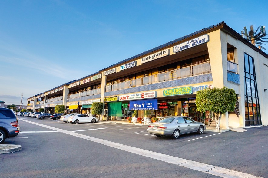 Primary Photo Of 14122-14220 Brookhurst St, Garden Grove Restaurant For Lease