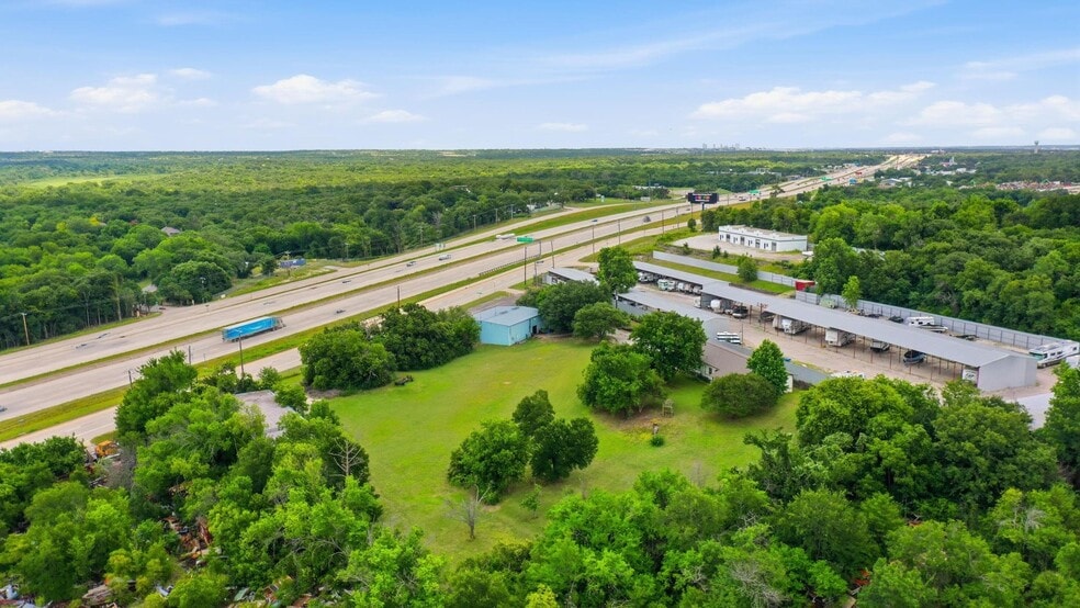 More Photos Of 10901 Jacksboro Hwy, Fort Worth Warehouse For Sale