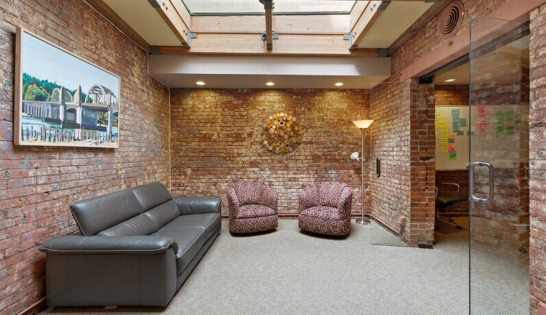 More Photos Of 1325 NW Flanders St, Portland Office For Sale