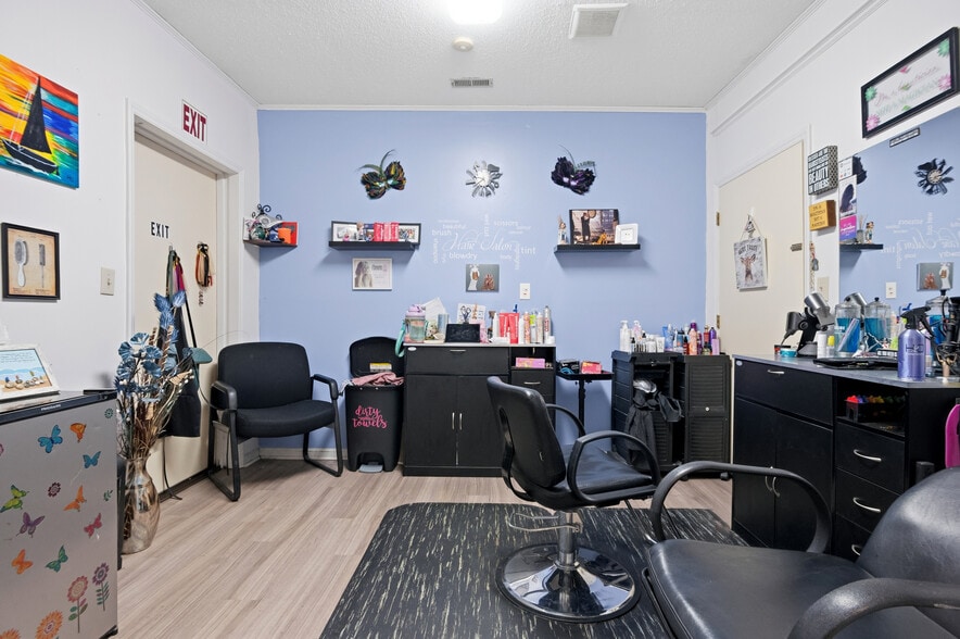 More Photos Of 411 Western Blvd, Jacksonville Medical For Sale