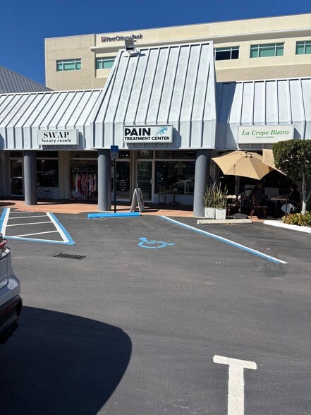 More Photos Of 7346 S Red Rd, South Miami General Retail For Lease