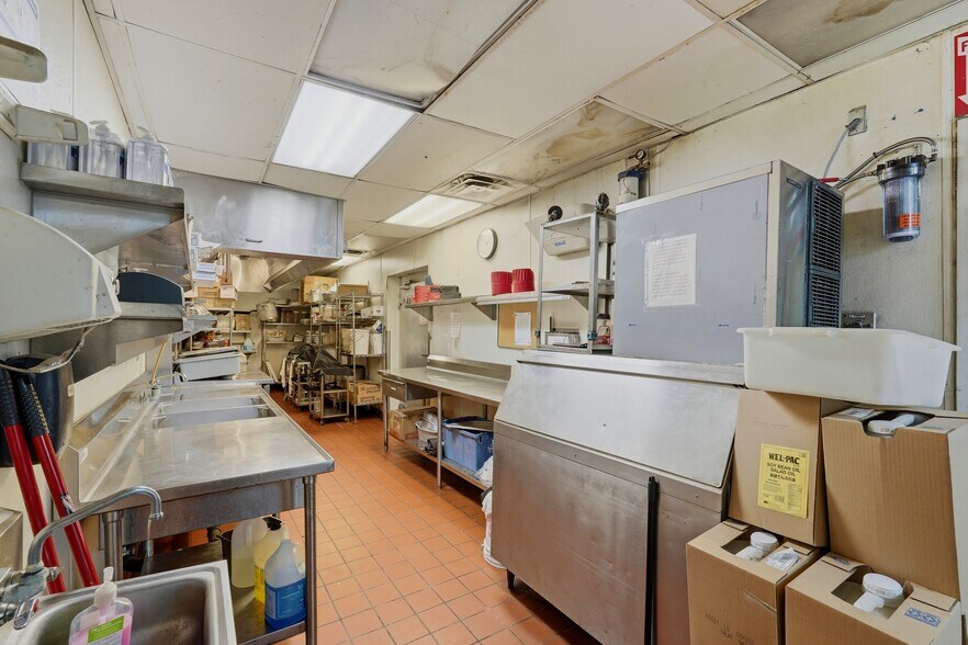 More Photos Of 72 N 850 E, Lehi Restaurant For Sale