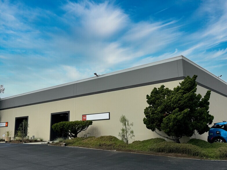 Primary Photo Of 715 W Woodbury Rd, Altadena Warehouse For Lease