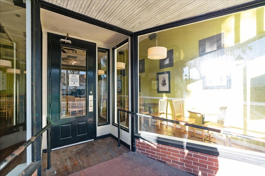More Photos Of 14 SW 1st Ave, Gainesville Storefront For Lease