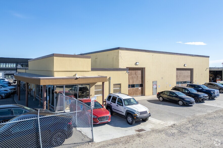 Primary Photo Of 2619 7th Ave NE, Calgary Manufacturing For Sale
