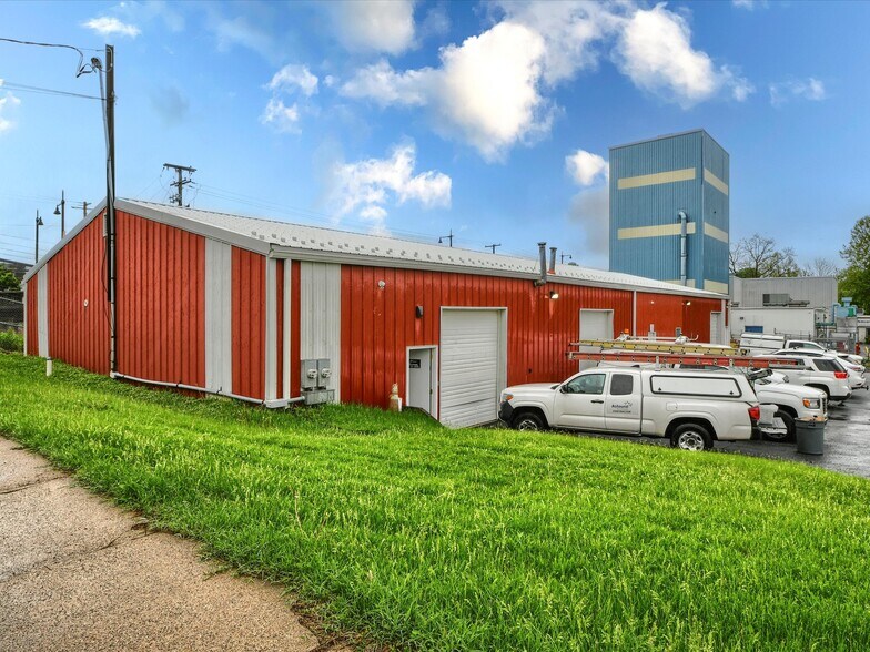 More Photos Of 610 Front St, Catasauqua Warehouse For Sale