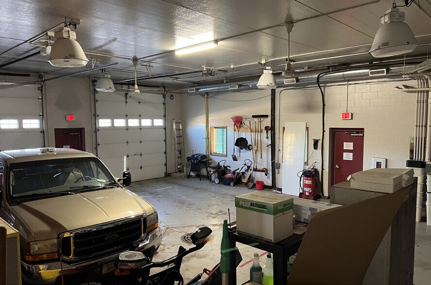 More Photos Of N2930 22 State Rd, Wautoma Office For Sale