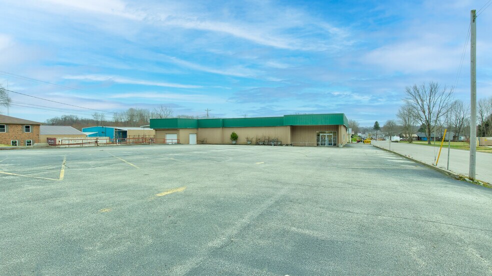 More Photos Of 2015 Payne st, Tell City Light Distribution For Sale